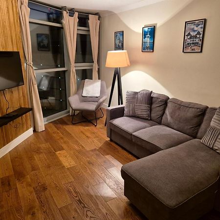 Ultra-Luxury City Centre 2 Bed Apartment, With Free Parking Cardiff Kültér fotó