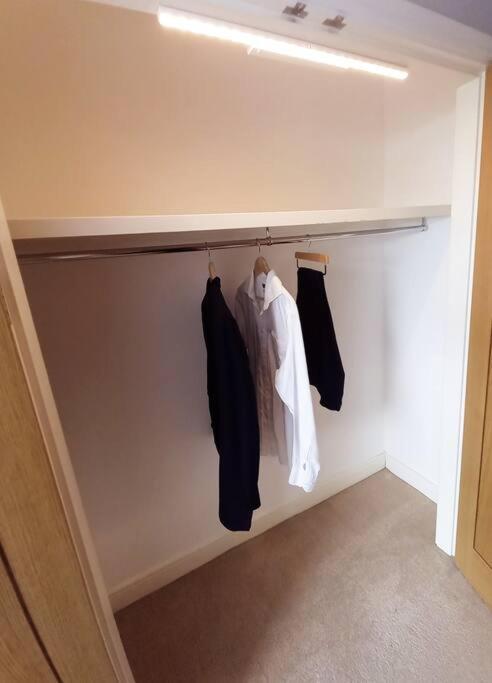 Ultra-Luxury City Centre 2 Bed Apartment, With Free Parking Cardiff Kültér fotó