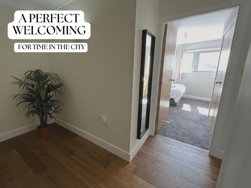 Ultra-Luxury City Centre 2 Bed Apartment, With Free Parking Cardiff Kültér fotó