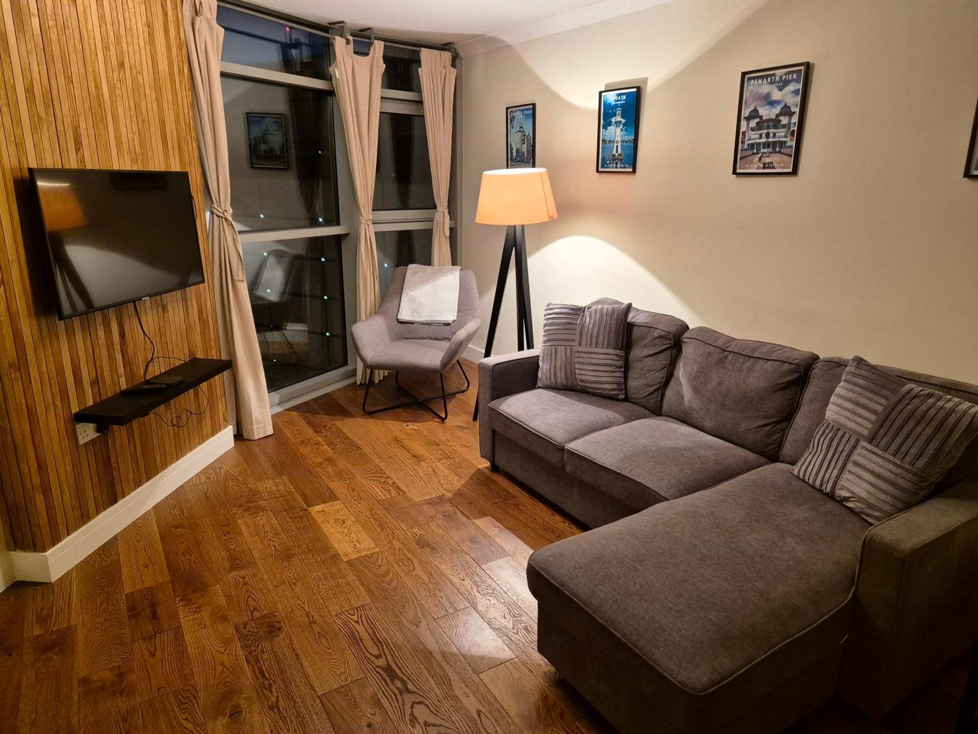 Ultra-Luxury City Centre 2 Bed Apartment, With Free Parking Cardiff Kültér fotó